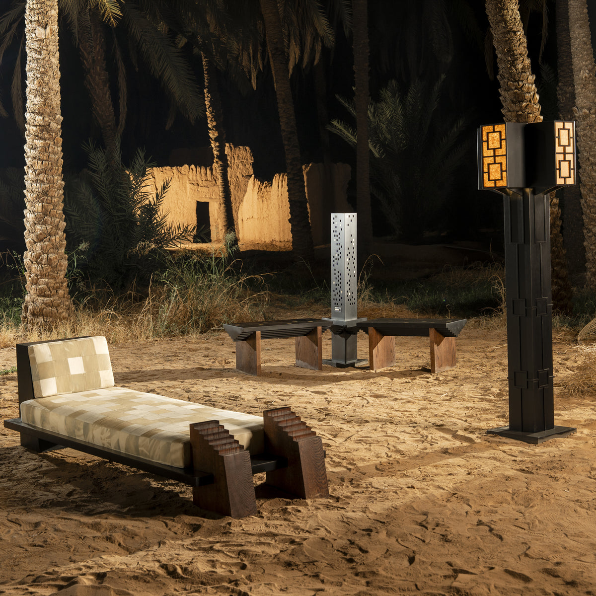 Dunan Dalan, Sira Ladi et Tamaro Ja installés de nuit dans l'oasis d'AlUla